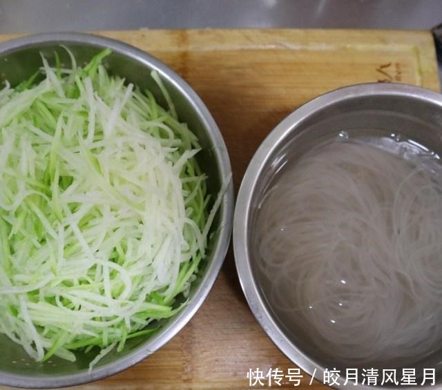 比肉还好吃的白萝卜粉条素包子,松软馅大