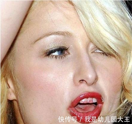 色号 化妆师建议涂口红不要用“嘴抿”,教你正确方法,不沾杯不掉色!