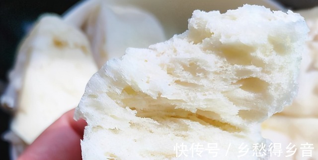 蒸馒头时,别只放酵母和白糖试一试加一点它,馒头蒸出来才香软!