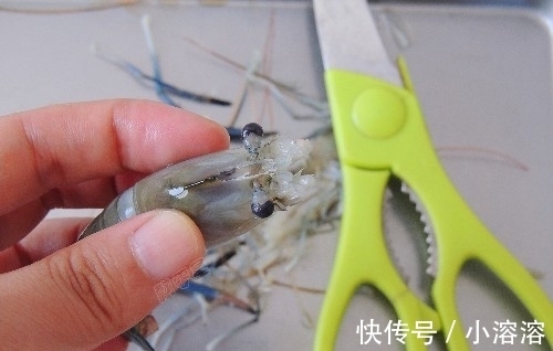 饭店|油焖大虾的家常做法，不用油炸，鲜香入味，在家做出饭店的味道