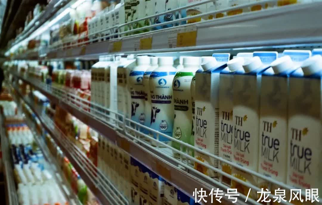 营养价值|牛奶和酸奶，到底哪个更补钙？哪个营养价值更高？这文讲明白了