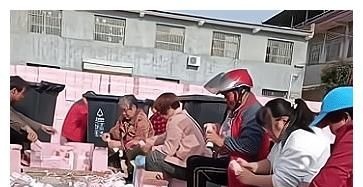 几名大妈倒牛奶，为何导致青春有你3被暂停录制？原因揭秘