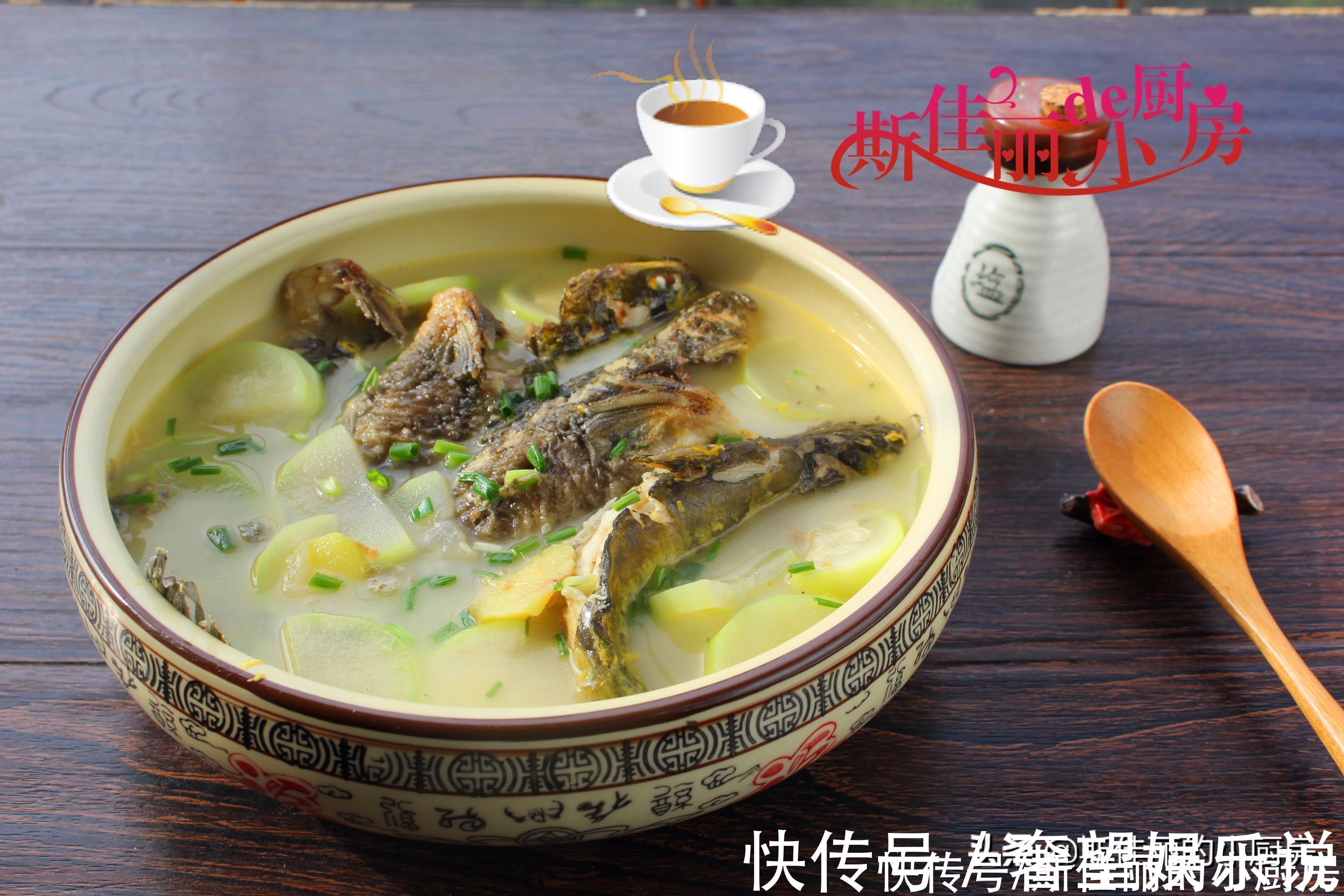 一日三餐|孩子暑假在家，娘俩人午餐，简单营养又美味，花钱不多儿子吃得香