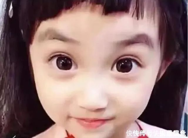 剪头|宝妈给女儿剪刘海像“狗啃”,孩子睁开眼睛后,网友:靠颜值硬撑