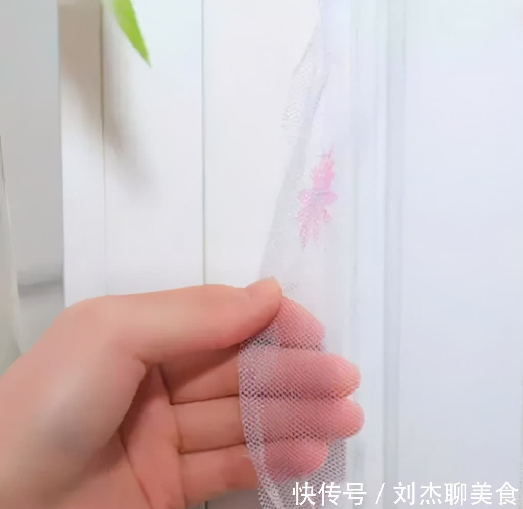 手残党|别再装“鸟笼式”防盗窗,如今流行这样装,安全防盗不遮光 !