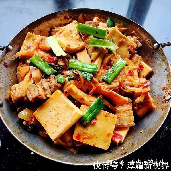 饮食|美食推荐虾仁丸子汤面,牛腱炖土豆,干锅千页豆腐的做法