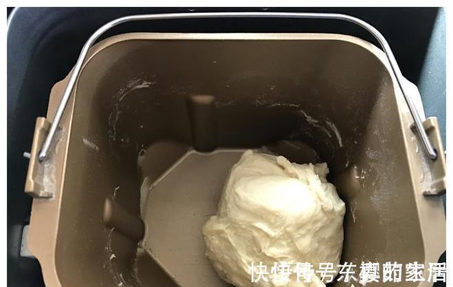 烤箱|面包这做法火了,不用烤箱,不加一滴水,柔软香甜超好吃