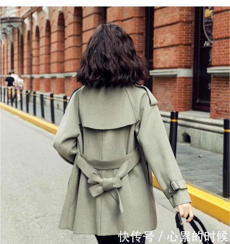 风衣不“受宠”了,今年流行“赫本风”外套,让你穿出时尚风采!