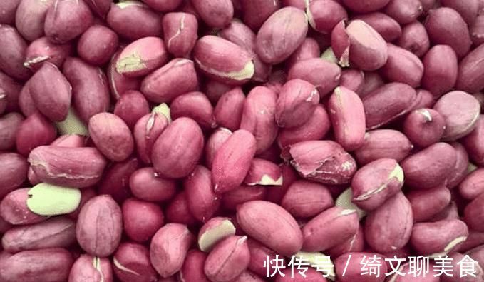 买花生时，挑红皮的还是白皮的？商贩说漏了嘴，以后别再乱买了
