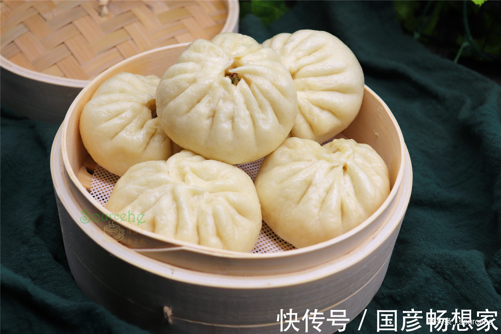 过年放假，早餐别买了，自己做包子，蓬松香软不塌陷，皮薄肉香