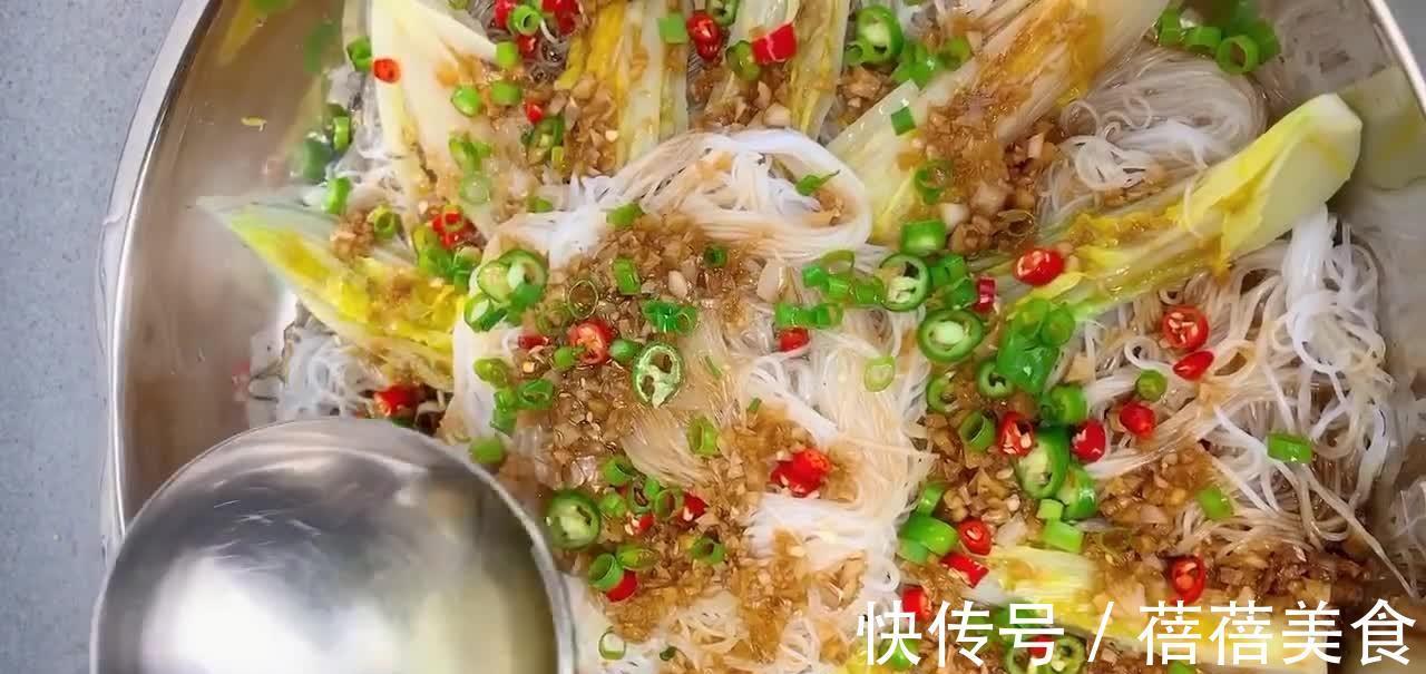 粉丝蒜蓉娃娃菜,香辣鲜美蒜香扑鼻,网友说:比吃海鲜过瘾!
