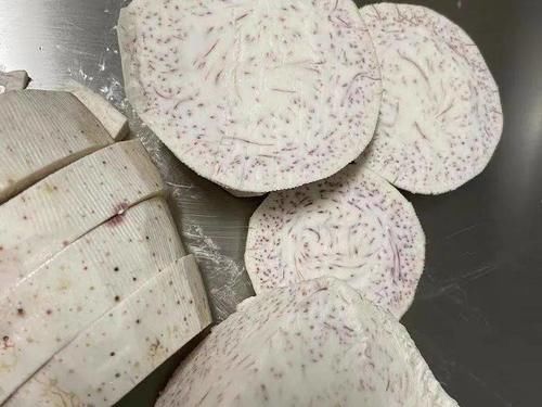  5分钟就能炒好的芋泥馅，拿芋泥来做面包馅或者泡牛奶喝，都好吃