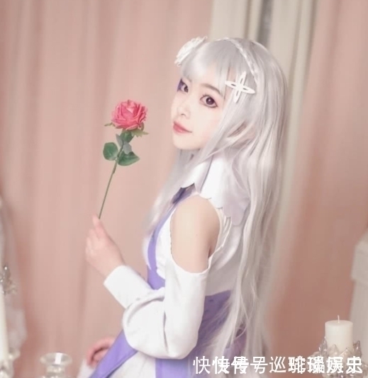 初中生cos|初中生COS艾米莉亚,却被“女神袜”抢镜,网友:不愧是女主!