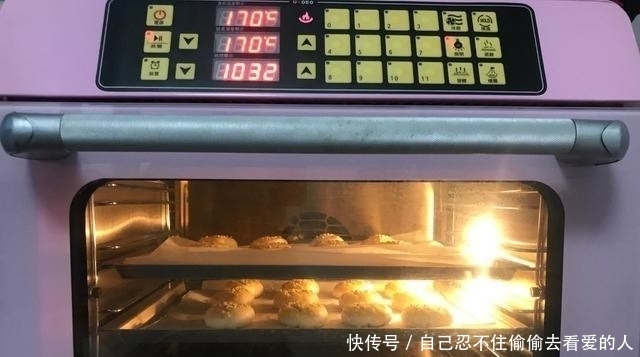 有面粉就能做,不发面,不醒面,层次分明,放3天还酥香掉渣