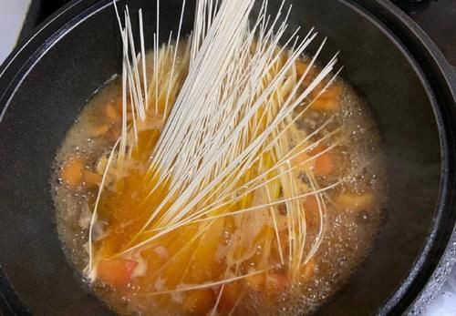 酸汤肥牛面，超级简单！