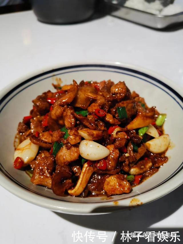 开口|朋友饭店聘厨师试菜,一个人做了9道菜,谈工资时开口要一万二