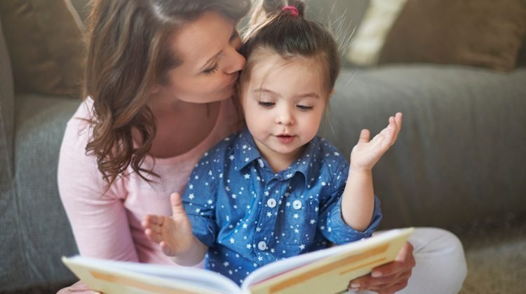 养活|29岁妈妈9年连生6个孩子,如今又怀孕,依靠丈夫3000元收入养活