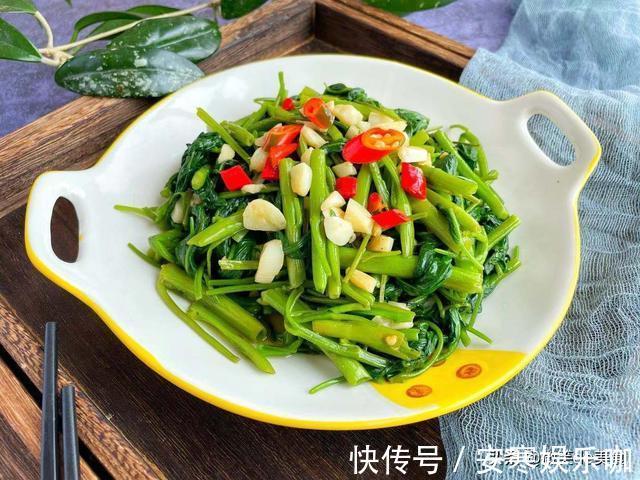 小白|空心菜最简单的做法,厨房小白也能做出的美味,减脂者的福音