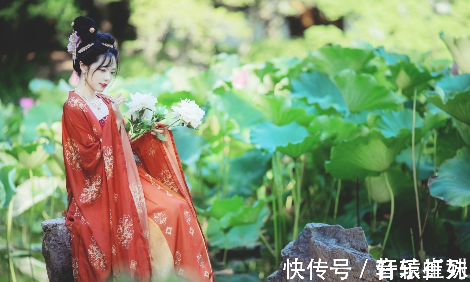 梨园&七绝·十二首丨几张人面如花瘦,几次多愁善感时?