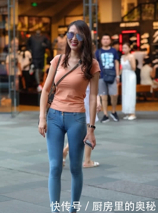 独树一帜的牛仔裤,彰显“狂热的执着”,赋予你特立独行的立体感