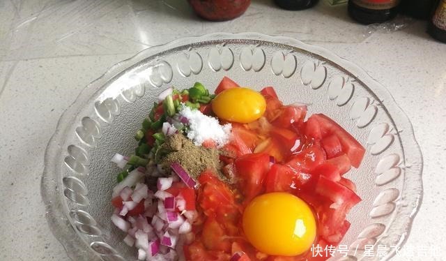  1个西红柿半个洋葱，教你8分钟搞定早餐饼，比披萨好吃，孩子都爱