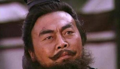 三国演义|刘备关羽张飞同时参战，不仅未能挽回败局，刘备差点搭上性命