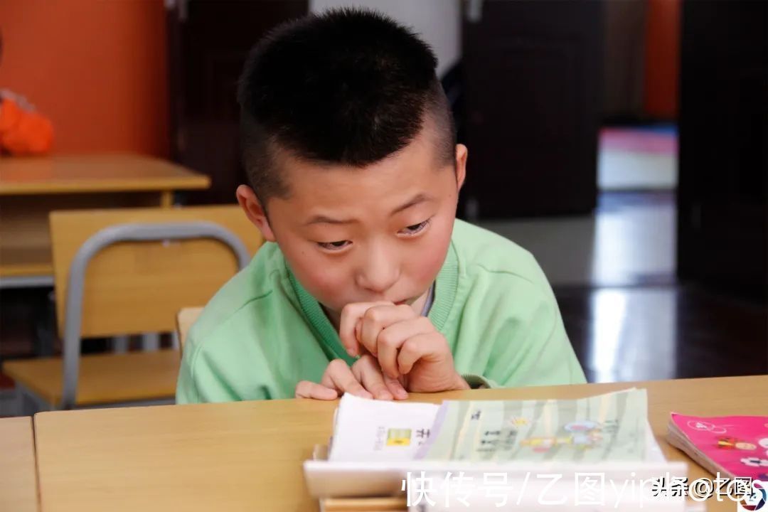 治疗|双胞胎同患脑瘫,奶奶患病后拒绝治疗,弥留之际叮嘱儿子救孩子