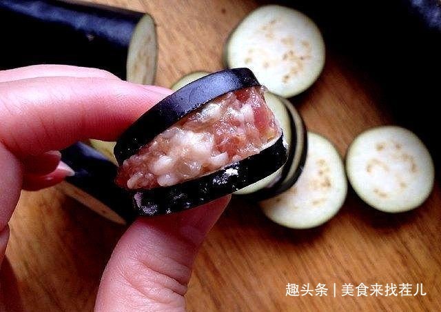 想要茄盒炸得更酥脆,前后2点要把握,外酥里嫩才够味