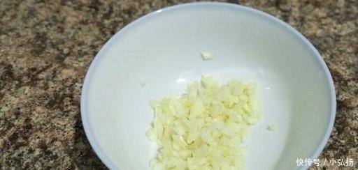 白肉|这一道蒜泥白肉太好吃了,满满1大盘肉,大口吃肉的感觉太棒了