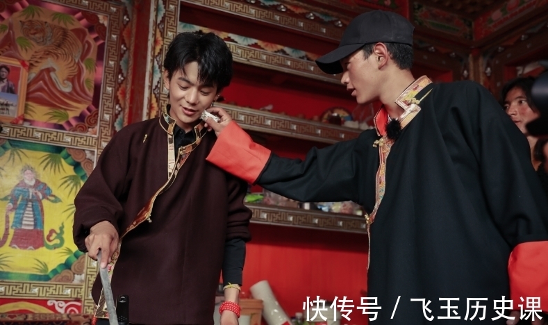 艾特|《中餐厅》录制结束后,丁真回家乡后更博感谢,只有龚俊没被提到