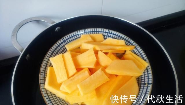 不用烤箱不用电饭煲,这样做好的面包,个个蓬松暄软,好吃极了