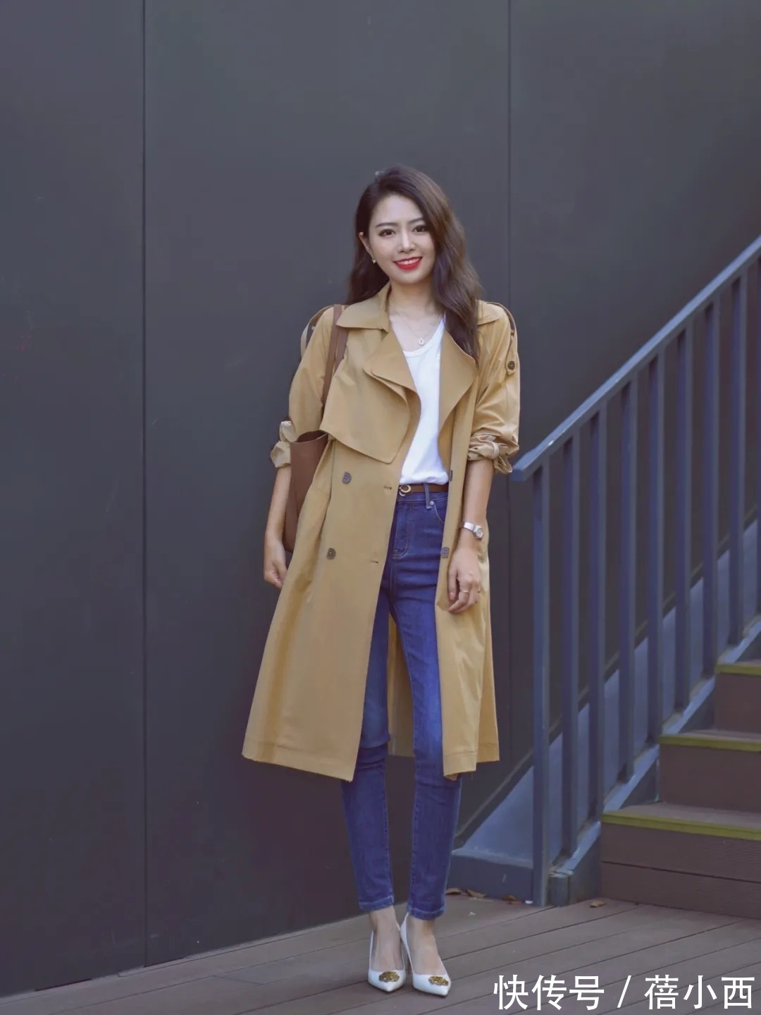 灰棕色|建议奔三奔四的女性多穿“风衣”,搭配牛仔裤、打底裤,简约高级