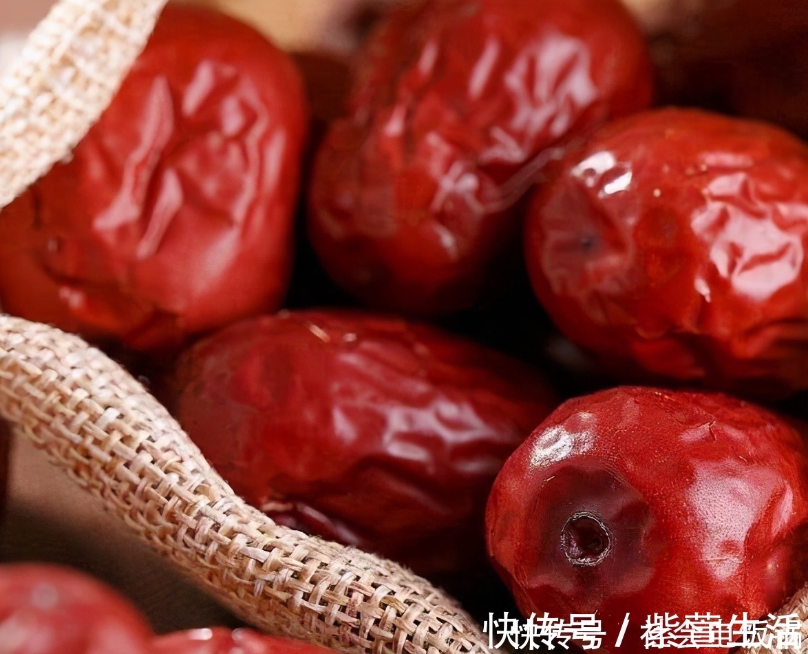 维生素e|女性不想变老太婆,要坚持吃3种食物,排毒养颜、美白护肤