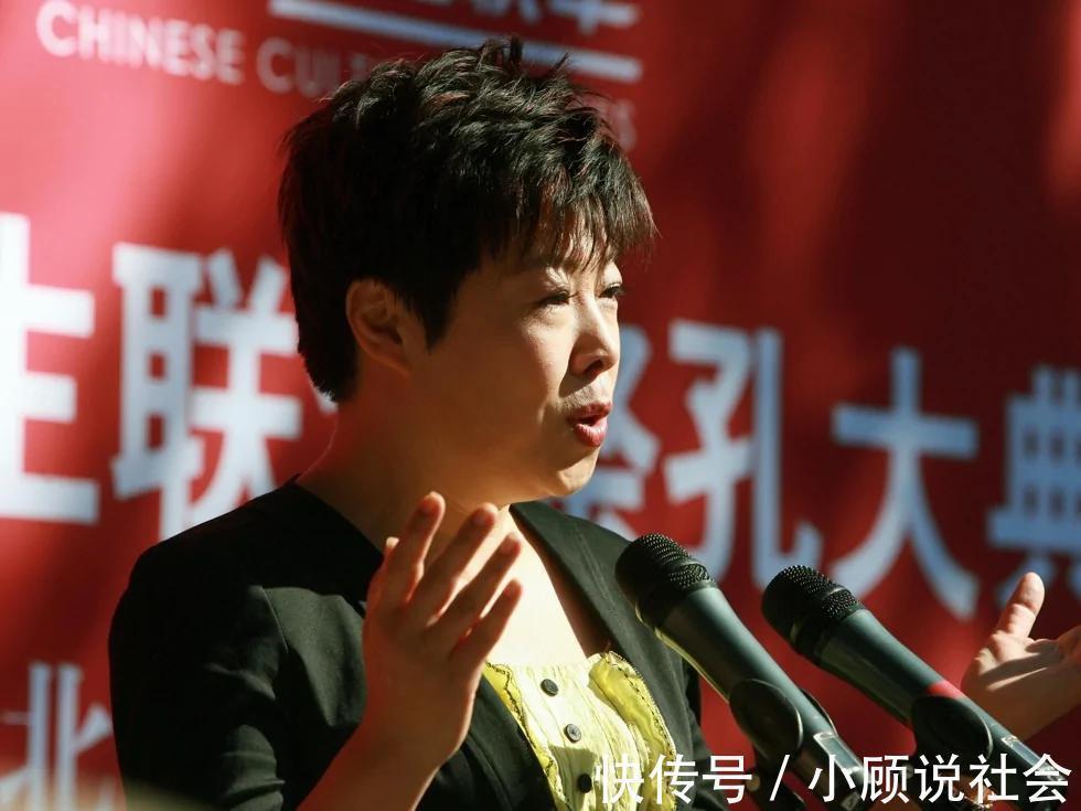 扁鹊@56岁的于丹,走到今天这一步,午夜梦回时她是否后悔过