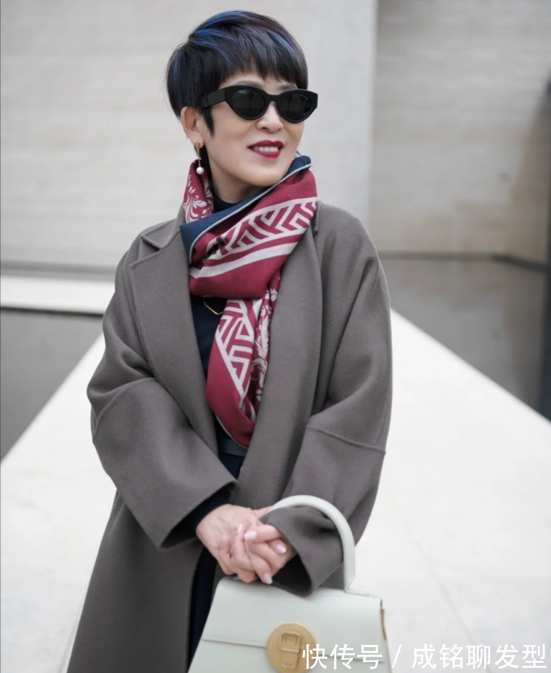 女性 会打扮的女人不显老!看看她们的穿衣打扮,不像是年过半百的人