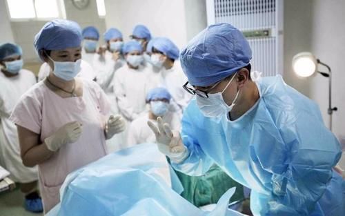 产妇|“比起分娩痛更怕丢尊严”，产妇哭诉隐私难保，尴尬事一件接一件