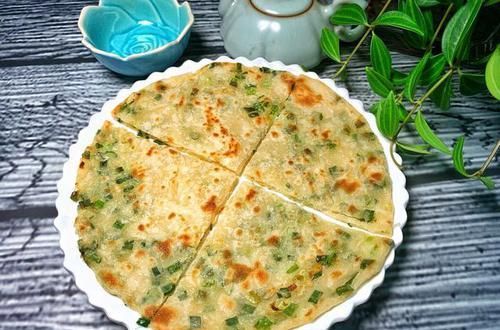 懒人版葱花饼做法 饺子皮就能轻松搞定 酥脆松软 比买的好吃 粉紫色