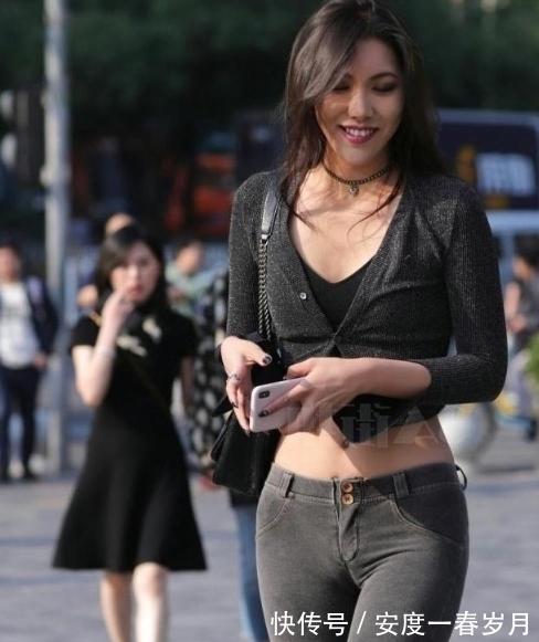 打底裤 “百搭”的打底裤,更好修饰腿部,增加穿搭灵动感