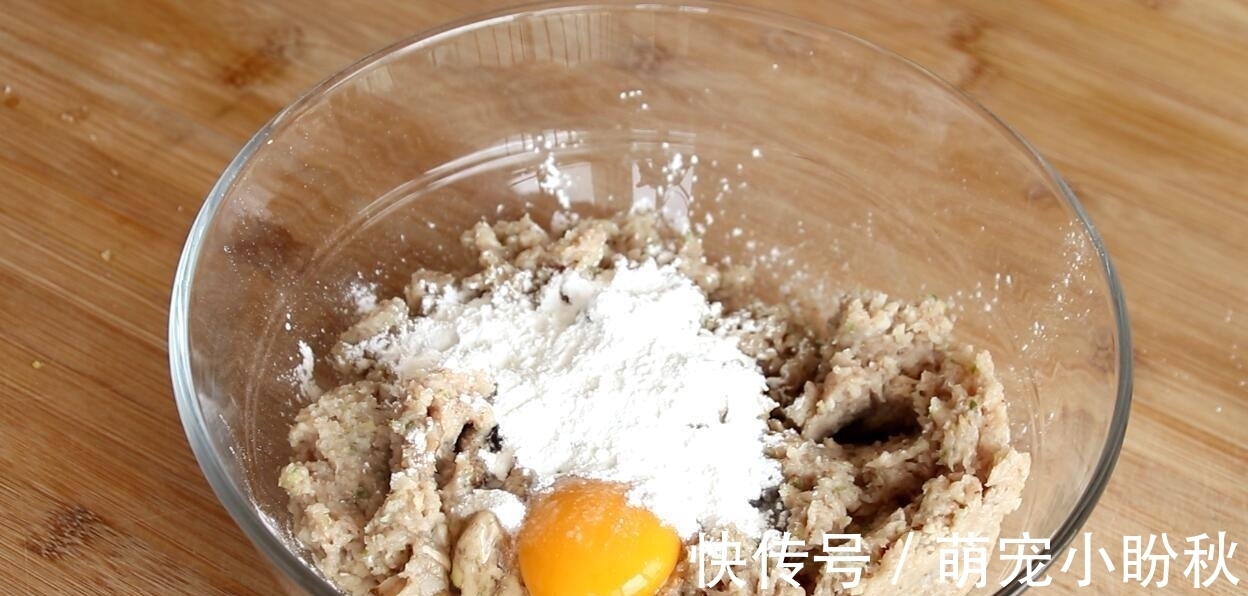 清洗干净|秋天,睡眠不好要常喝这汤,做法简单营养高,煮一大锅好喝又解馋
