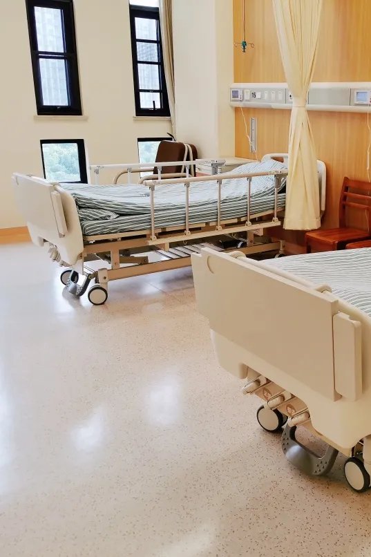诊室|一进诊室，患者就抓住医生：“您可一定要帮帮我们！”