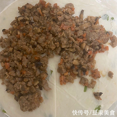 手抓饼|餐桌上的保留项目牛肉千层饼，隔段时间就做一次