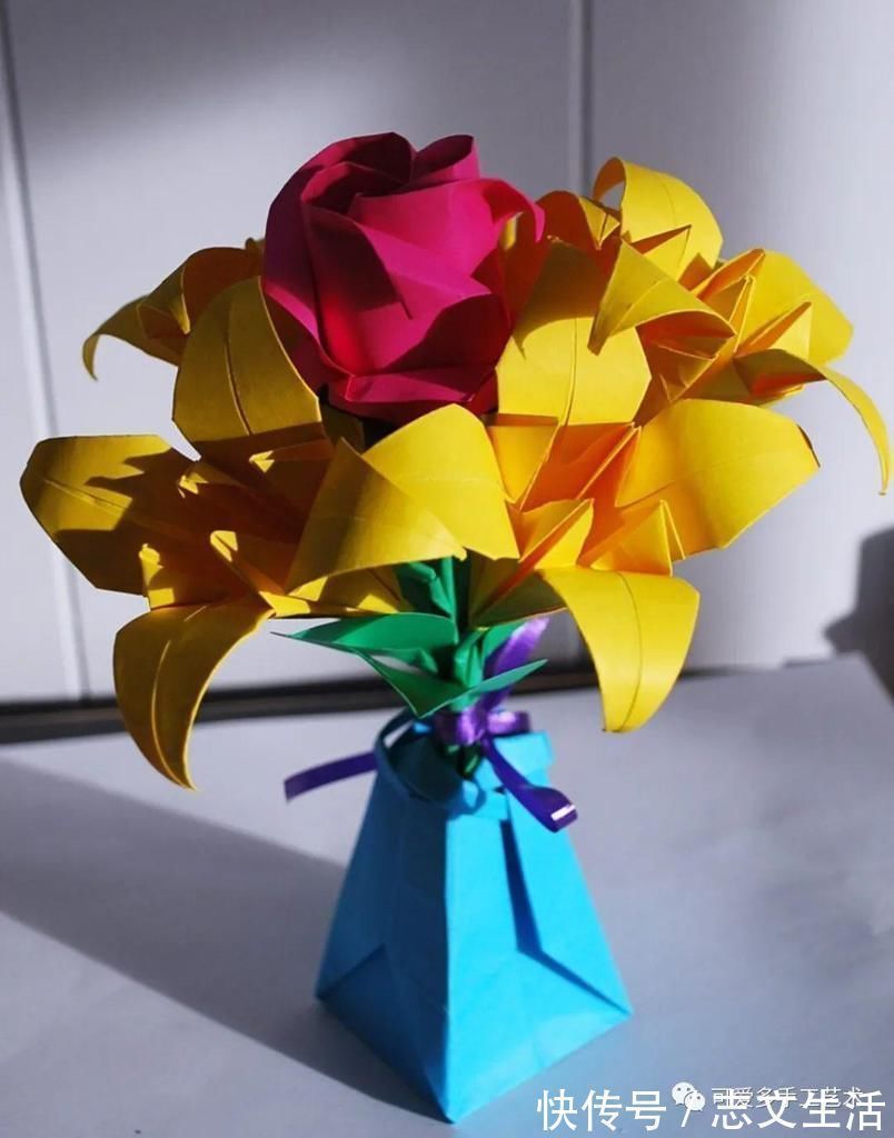 一张纸就能折的玫瑰,放几枝在家中,人见人夸!