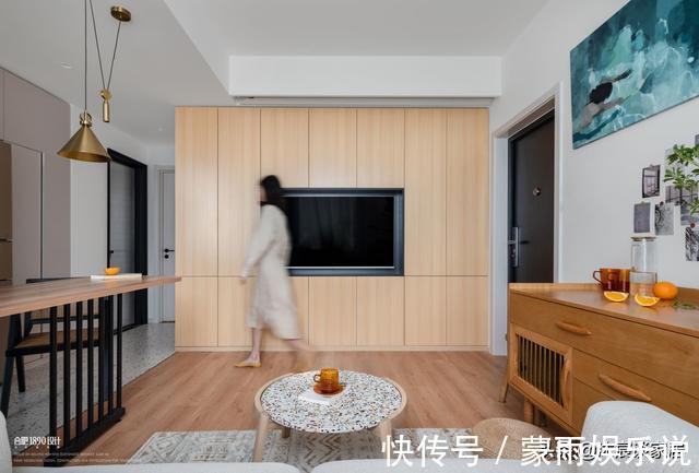 沐宸|她一人独居56㎡小宅,全屋温馨自然,与小猫相伴,生活幸福美满