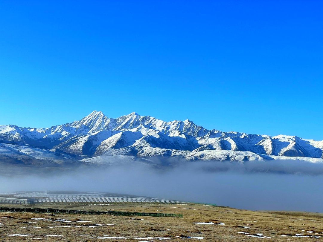 雪线|一睹甘孜县小众雪山美颜，感受这连接天地的诗意