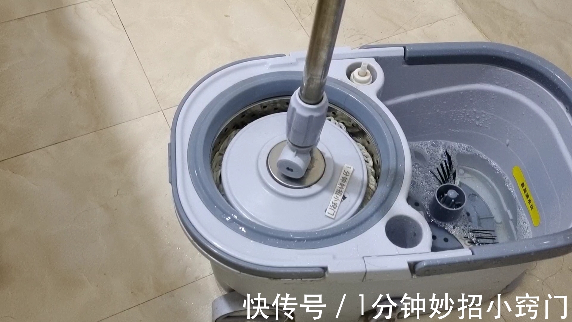 厕所里撒一把食盐，真是太聪明了，一年就省下好几百，学会试试