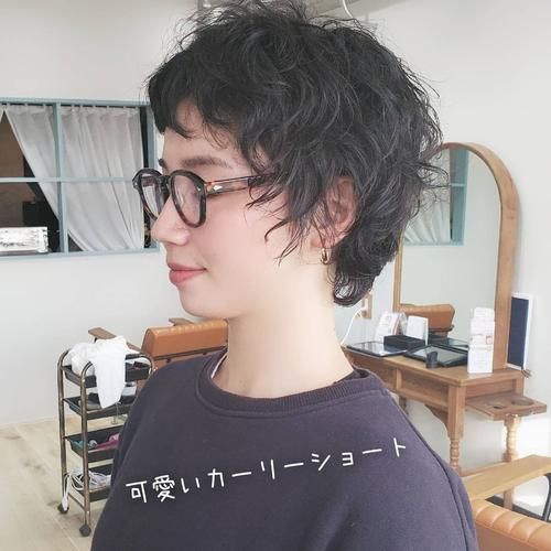 女人40岁，发型这样剪，利落时尚显年轻