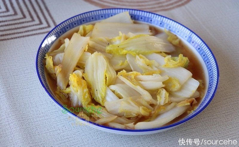 冬天的晚餐四菜一汤，只需30分钟，热乎乎端上桌，实惠又美味