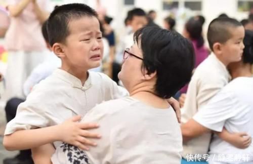 流行文化|6岁女儿喜欢跳舞，当她做到这个动作时，妈妈急忙制止：别练舞了