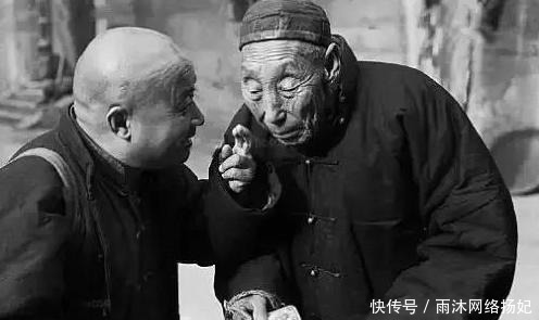 服侍|溥仪晚年看望曾经服侍他的太监,不料他们三个字,让溥仪感到温暖