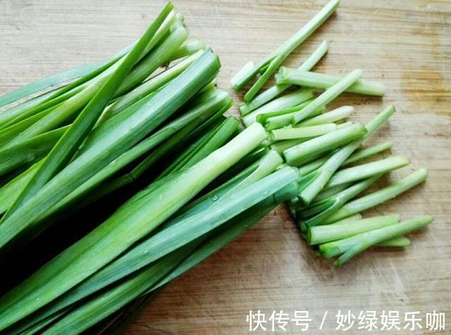 医院|三岁女儿误吞水银,奶奶坚持吃完韭菜再去医院,医生点赞:高明